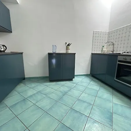 House Apartment *